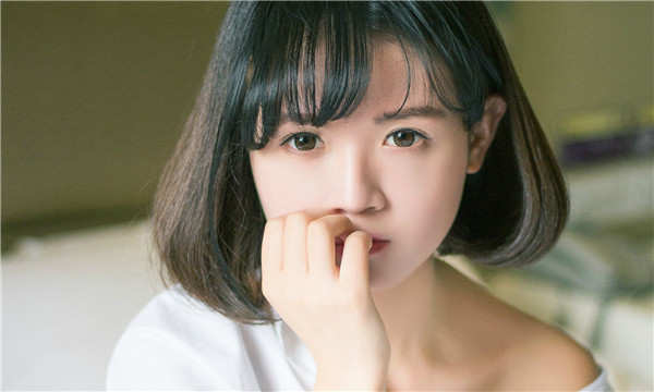 翔安人工助孕和试管的区别，你了解吗？这两个关键词是在不孕不育家庭中经常被提及的话题，尤其对于那些渴望拥有自己孩子的父母来说，理解这些差异至关重要。人工助孕，通常指人工授精，它是在女性的排卵期，通过注射受精卵来提高受孕的几率。而试管，通常是指试管婴儿技术（IVF），它则是在实验室中通过体外受精的方式，使卵子和精子结合形成胚胎，最后移植回女性体内。简单来说，人工助孕更注重于提高受孕的机会，而试管则是借助更